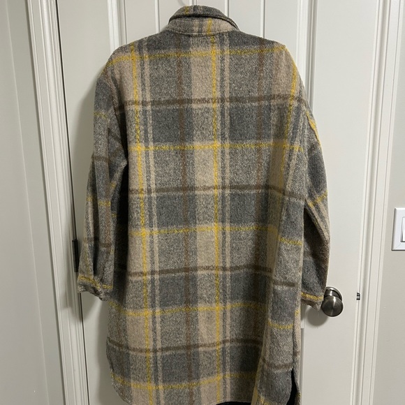 Only Plaid Shacket Yellow and Gray - Picture 2 of 4